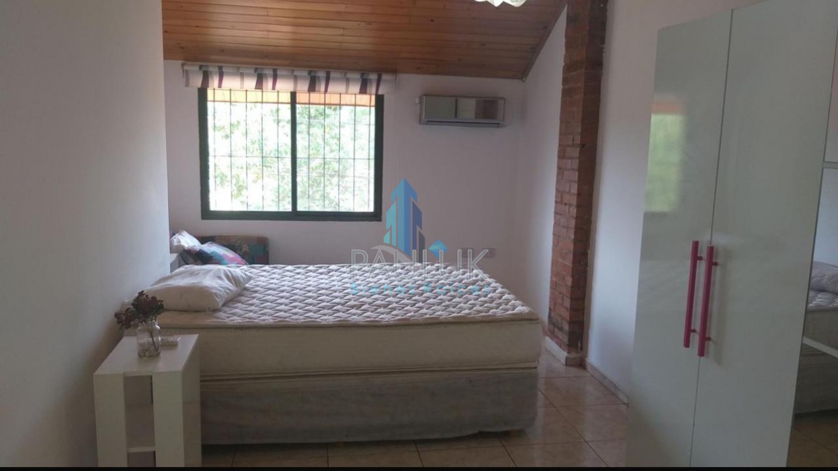 2 CASAS Y UN DEPARTAMENTO