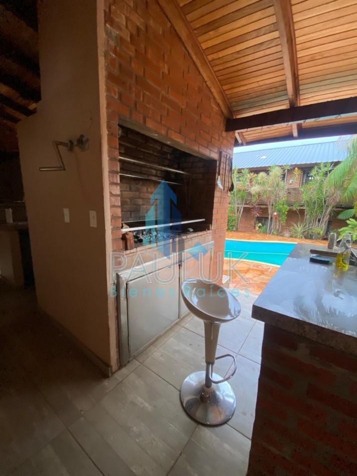 ESPECTACULAR PROPIEDAD : EDIFICIO DE 2 PISOS Y DOS CASAS CON VARIOS DORMITORIOS 