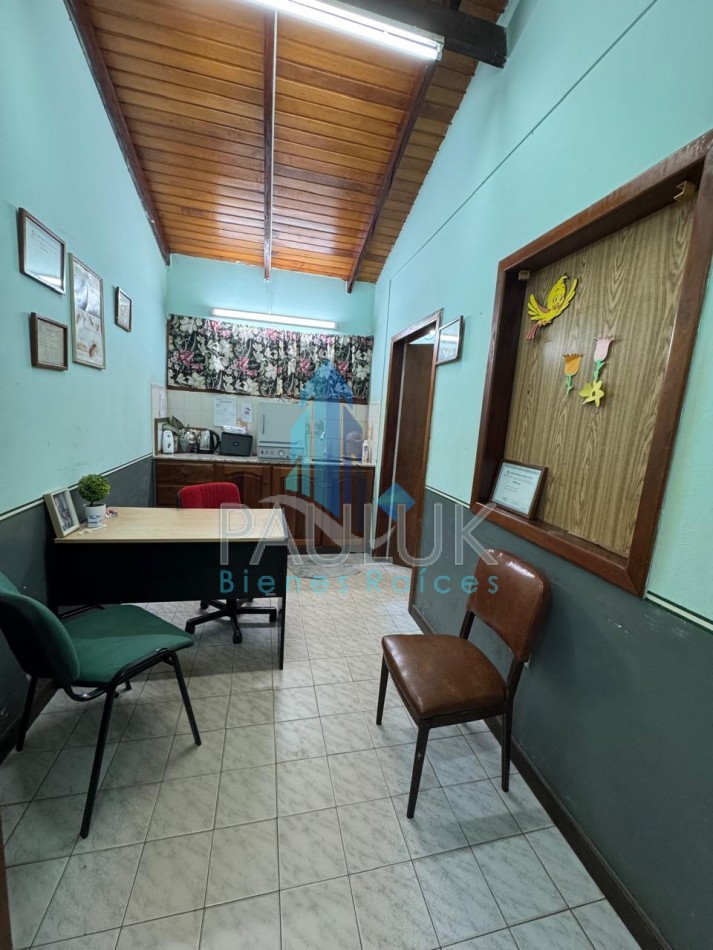 Oportunidad de consultorios mas terreno en Venta